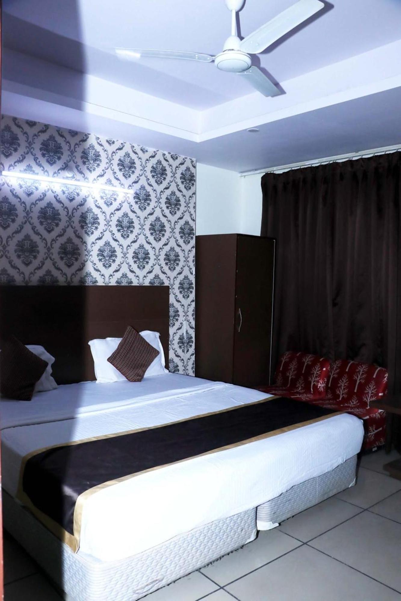 Airport Hotel Edge Home Stay New Delhi Exterior photo