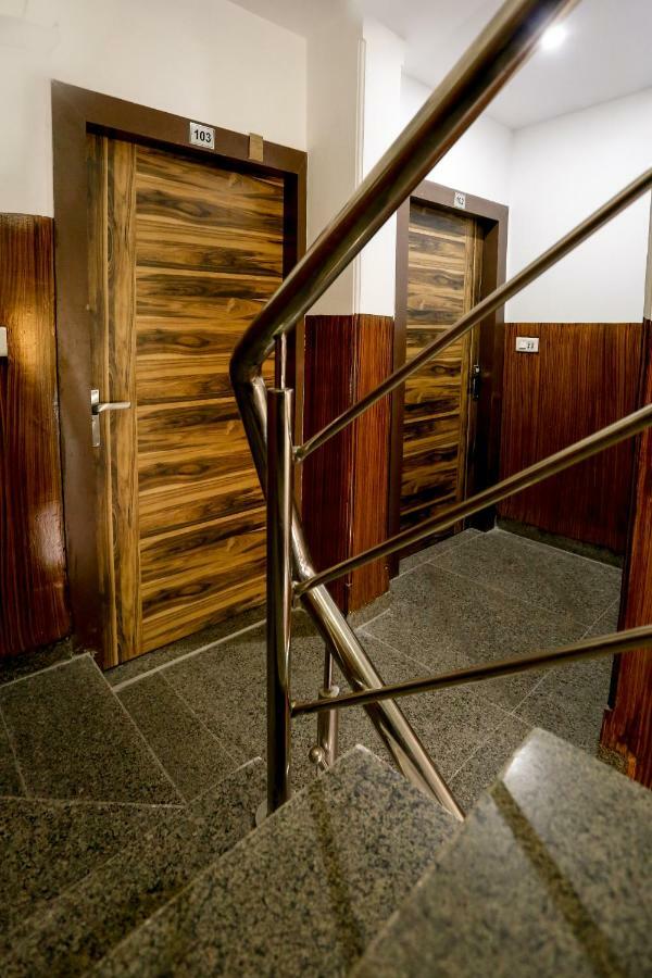 Airport Hotel Edge Home Stay New Delhi Exterior photo