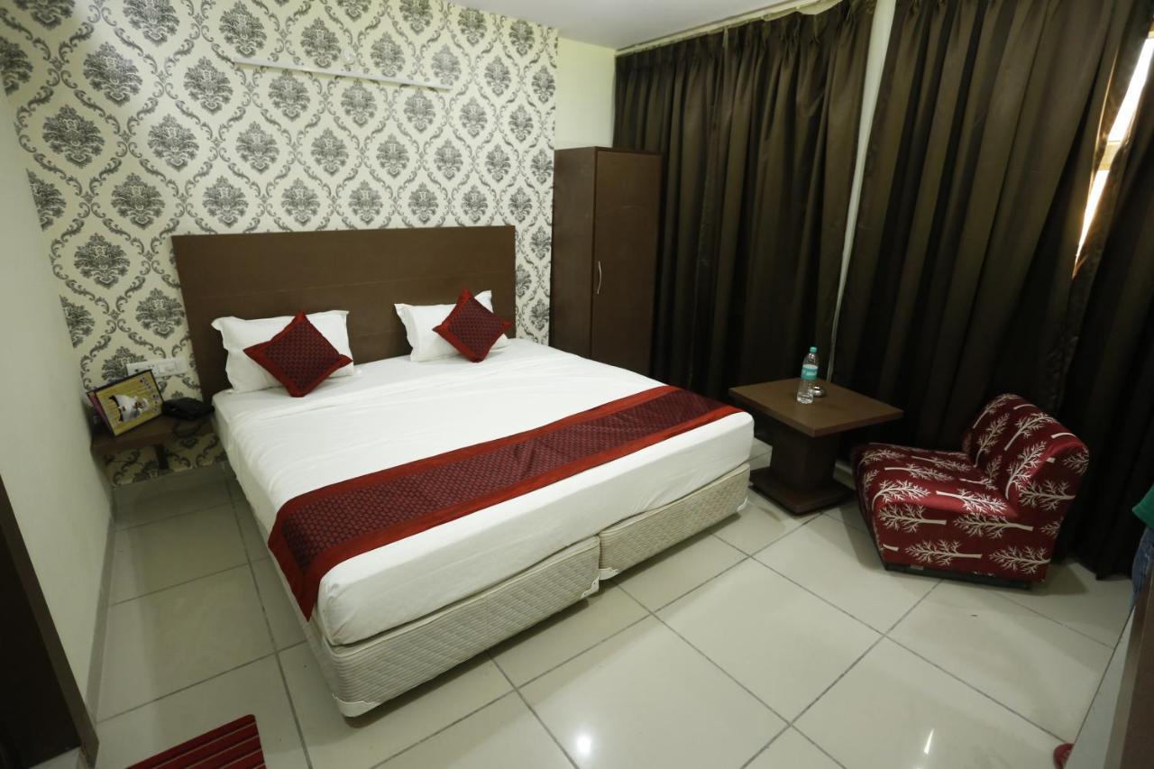 Airport Hotel Edge Home Stay New Delhi Exterior photo